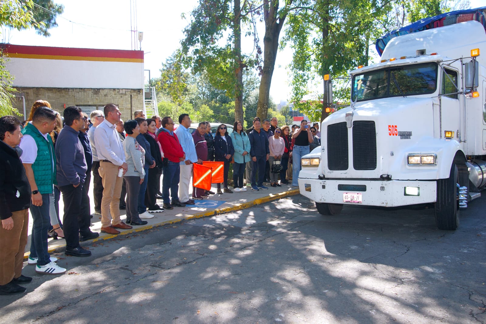 La comunidad UATx muestra su solidaridad con damnificados de Huauchinango tras el huracán Priscila